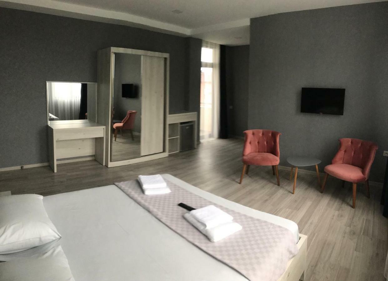 Hotel Fleur De Lis Gonio Ngoại thất bức ảnh